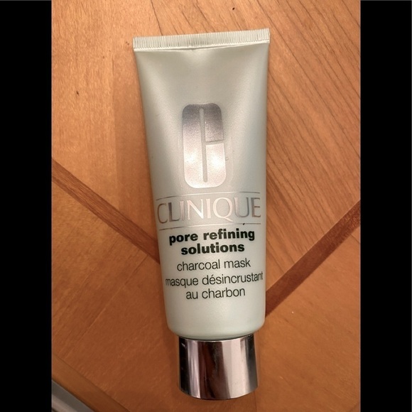 Clinique Charcoal Face Mask Pore Refining Solutions - Picture 1 of 2